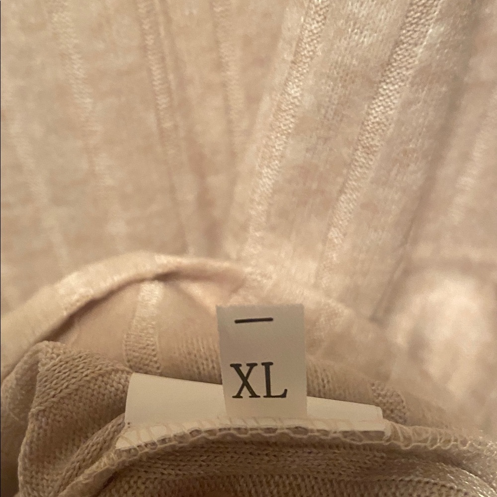 Beige V-Neck Ribbed Top…size XL - Picture 4 of 5